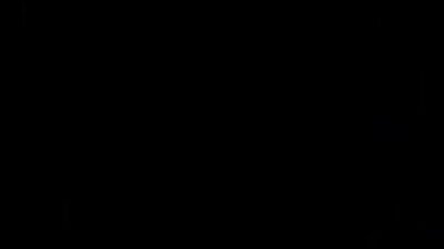ಕ್ಯಾಮರಾದಲ್ಲಿ ಕುಕ್ಕೋಲ್ಡ್ ಹೊಂಬಣ್ಣ ಫಕ್ ಮತ್ತು ಮಲಗುವ ಕೋಣೆ ಕಪ್ಪು ಸೊಗಸುಗಾರ